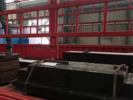 水泥厂采购10+6堆焊复合耐磨板发货