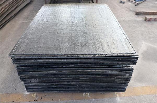 耐磨板堆焊视频_堆焊耐磨板焊死_碳化铬堆焊耐磨板加工件